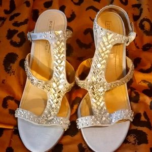 BcbgMaxaria heels silver stone